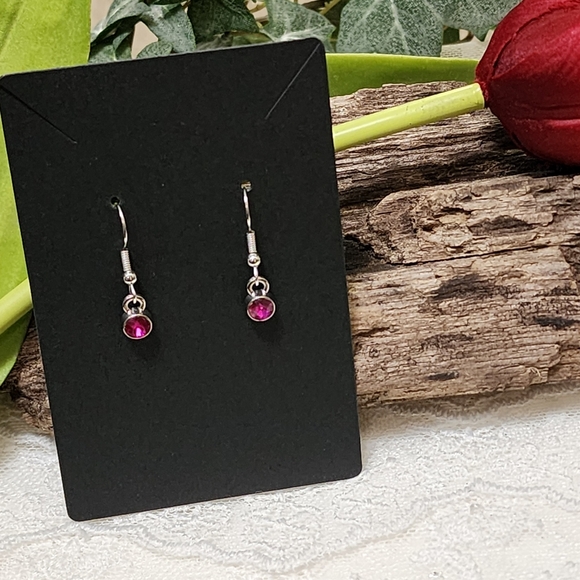 Elegant Silver Toned Dangle Drop Earrings With Fuscia Rhinestone - Picture 1 of 8